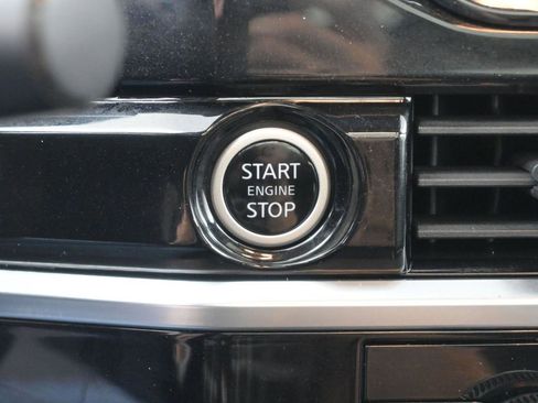 Used 2022 Nissan Pathfinder Platinum w/ Cargo Package image 7