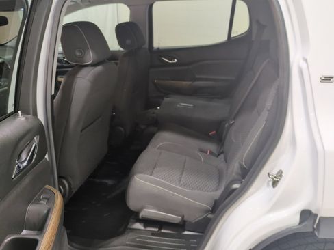 Used 2018 GMC Acadia SLE FWD image 15