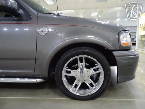 Used 2002 Ford F150 Harley-Davidson image 34