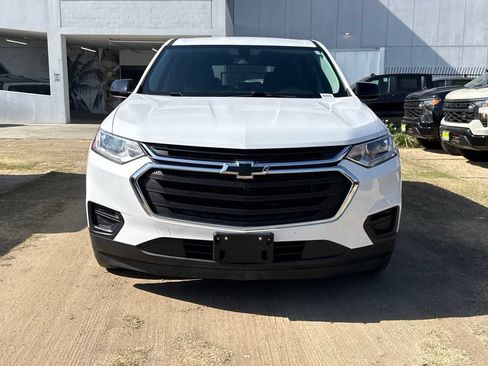 Used 2020 Chevrolet Traverse LS FWD image 2