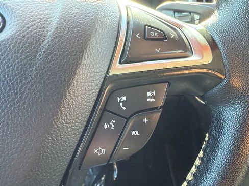 Used 2024 Ford Edge SEL image 11