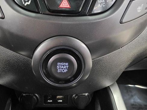Used 2016 Hyundai Veloster Turbo FWD image 15