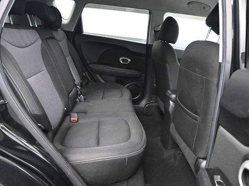 Used 2017 Kia Soul + image 12