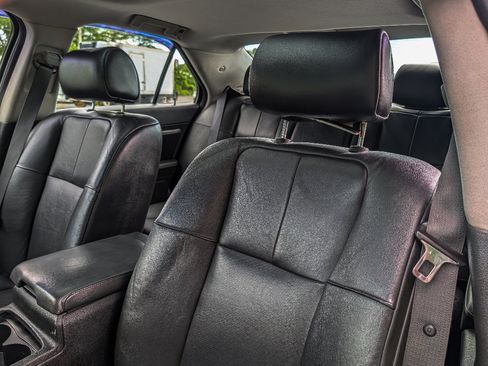 Used 2007 Cadillac STS w/ Wood Trim Package RWD image 15