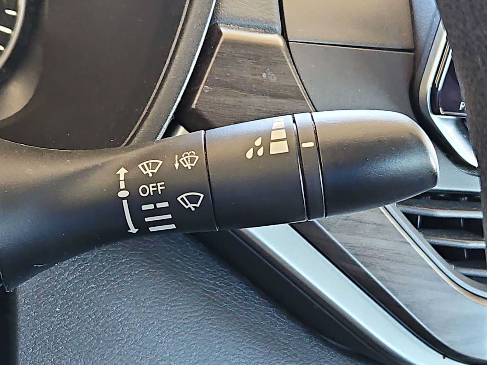 Used 2024 Nissan Altima 2.5 SV FWD image 23