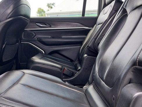 Used 2022 Jeep Grand Cherokee L Limited image 18