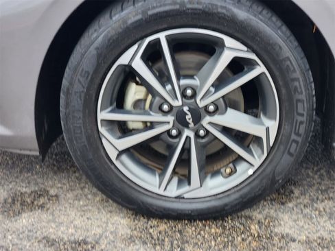 Certified 2023 Kia Forte LXS image 9