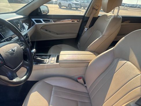 Used 2019 Genesis G80 3.8 RWD image 40