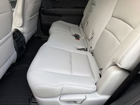Used 2023 Honda Passport EX-L image 10