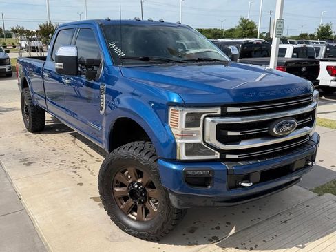 Used 2022 Ford F350 Platinum w/ FX4 Off-Road Package AWD/4WD image 4