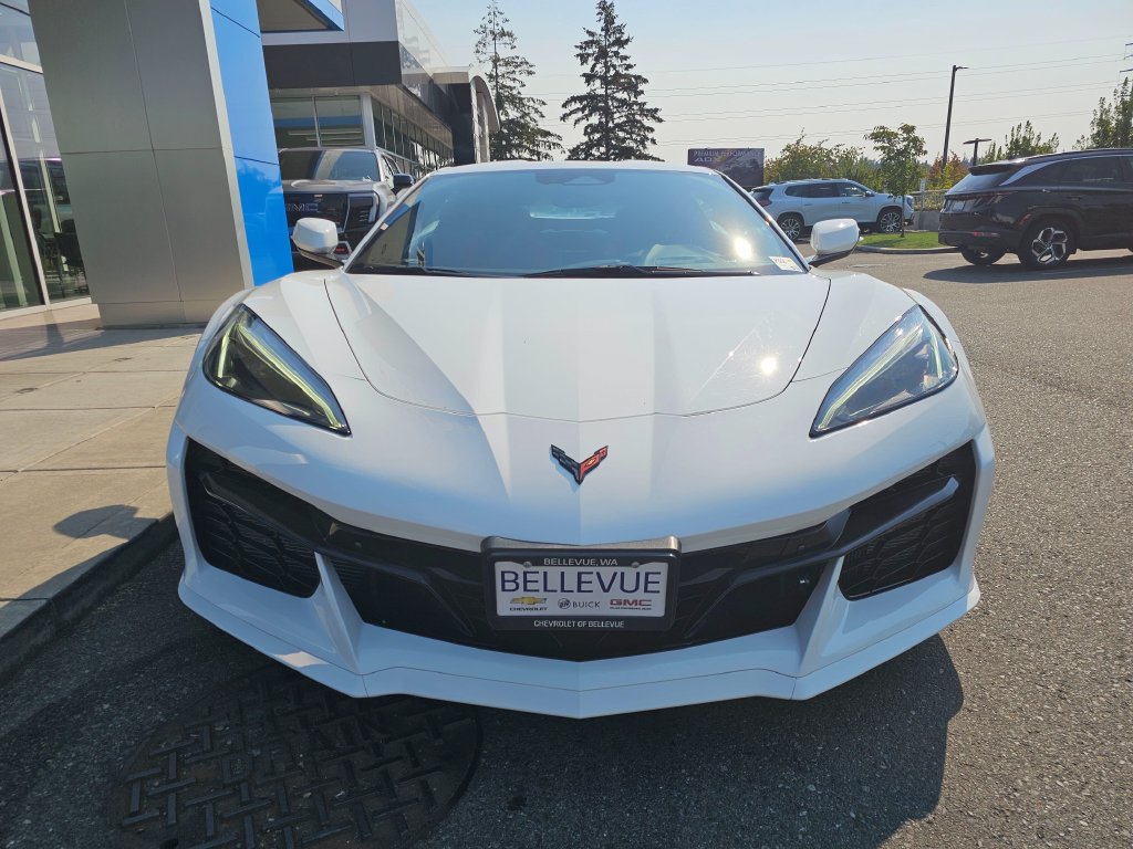 Used 2025 Chevrolet Corvette E-Ray w/ ZER Performance Package AWD/4WD image 2