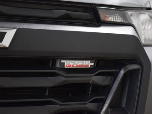 Used 2024 Chevrolet Colorado Trail Boss w/ Technology Package AWD/4WD image 14