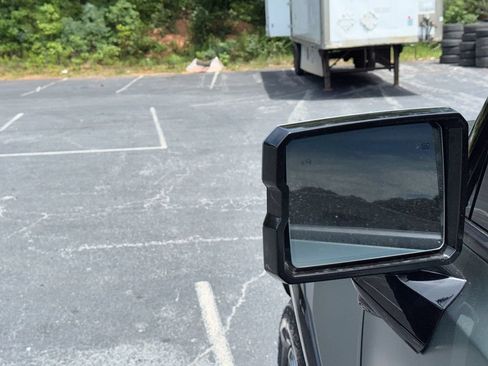 Used 2024 GMC Hummer EV 3X AWD/4WD image 11