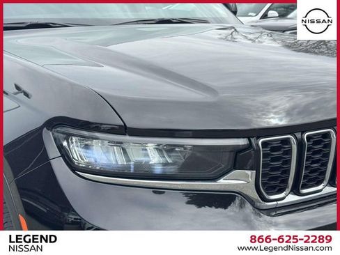 Used 2024 Jeep Grand Cherokee L Limited w/ Luxury Tech Group II image 10