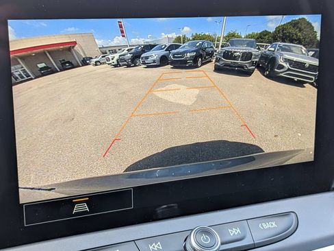 Used 2025 Chevrolet Blazer LT FWD image 18
