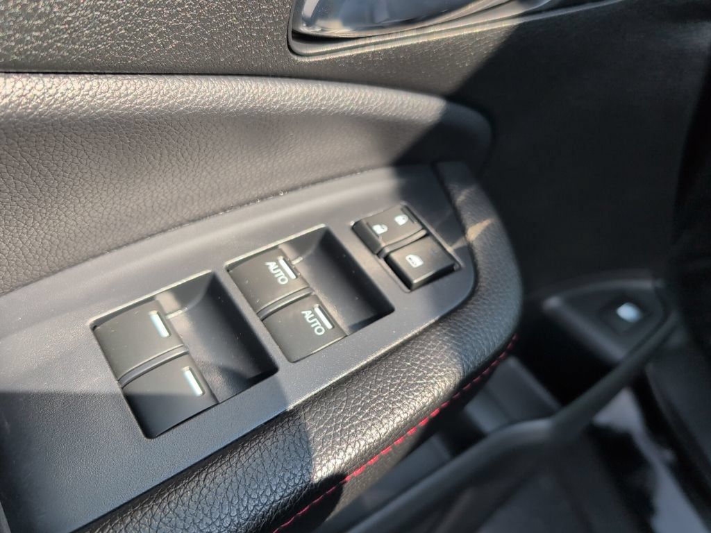 Used 2025 Honda Ridgeline Black Edition image 10