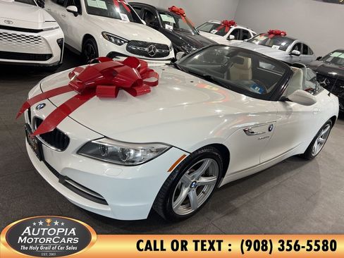 Used 2014 BMW Z4 sDrive28i RWD image 2