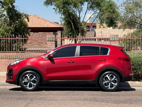 Used 2021 Kia Sportage LX FWD image 3