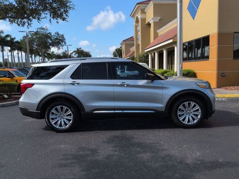 Certified 2024 Ford Explorer Limited w/ Equipment Group 301A AWD/4WD image 3