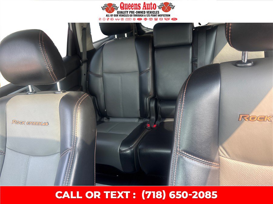 Used 2020 Nissan Pathfinder SL AWD/4WD image 16