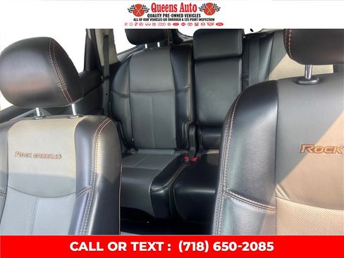 Used 2020 Nissan Pathfinder SL AWD/4WD image 16
