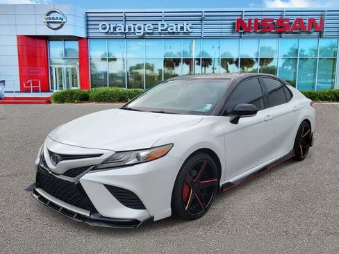 Used 2019 Toyota Camry XSE FWD image 4