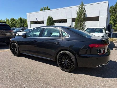 Used 2020 Volkswagen Passat 2.0T SEL FWD image 3