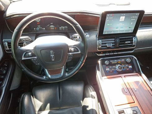 Used 2021 Lincoln Navigator L Reserve AWD/4WD image 22