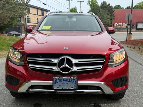 Used 2018 Mercedes-Benz GLC 300 4MATIC image 2