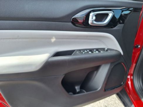 New 2026 Jeep Compass Limited image 18