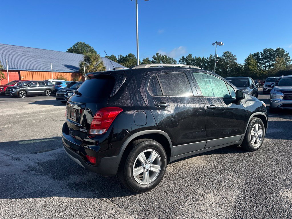 Used 2021 Chevrolet Trax LT FWD image 11