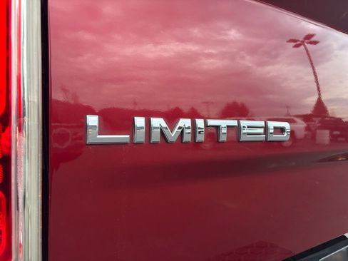 Used 2014 RAM 3500 Laramie Longhorn image 32