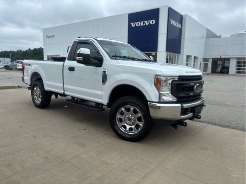 Used 2022 Ford F250 XL w/ Power Equipment Group AWD/4WD image 2