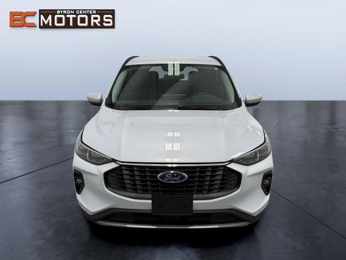 Used 2025 Ford Escape Platinum AWD/4WD image 8