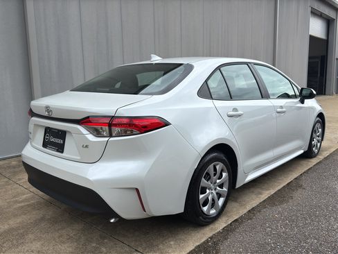 Used 2026 Toyota Corolla LE FWD image 3