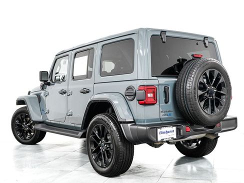 Used 2025 Jeep Wrangler Unlimited Sahara AWD/4WD image 5