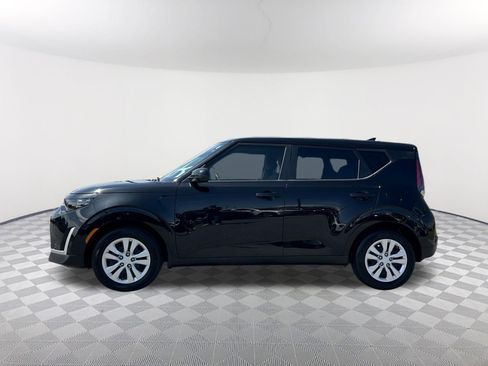 Used 2025 Kia Soul LX FWD image 8