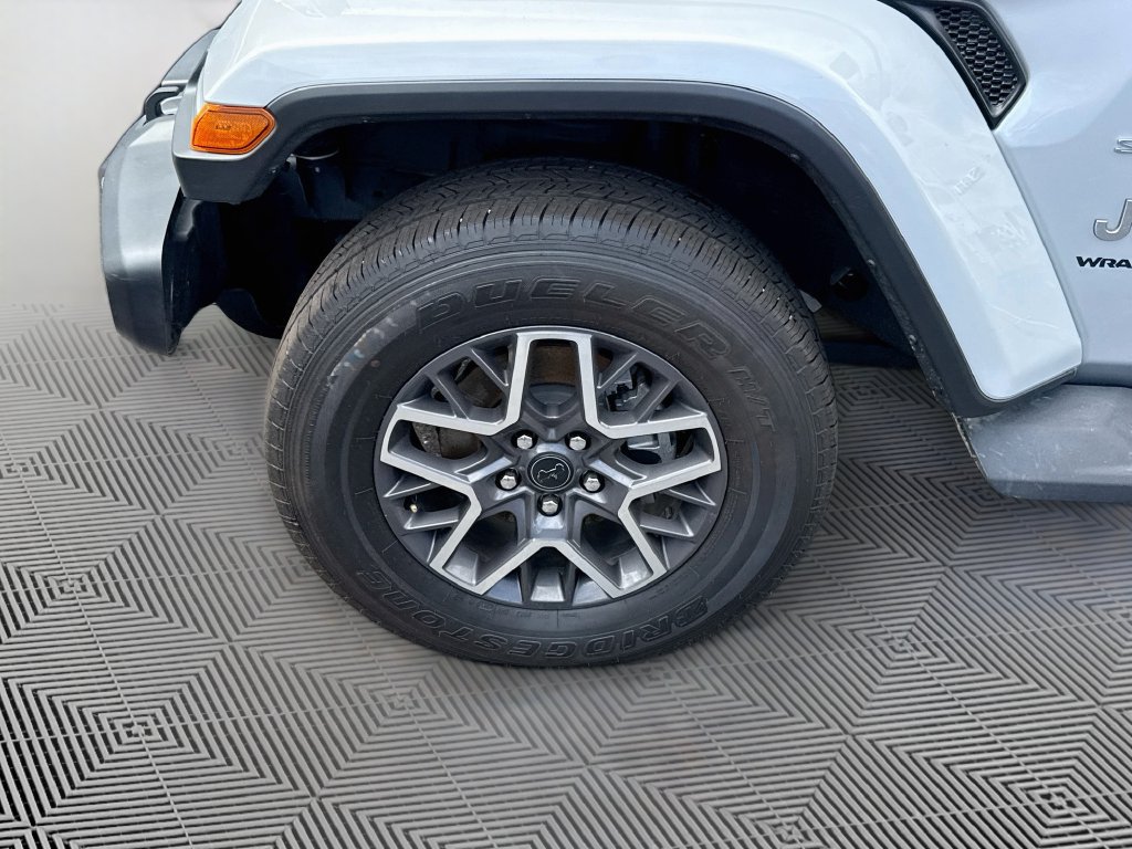 Certified 2024 Jeep Wrangler Unlimited Sahara w/ Technology Group AWD/4WD image 35