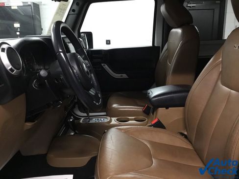 Used 2016 Jeep Wrangler Sahara AWD/4WD image 25