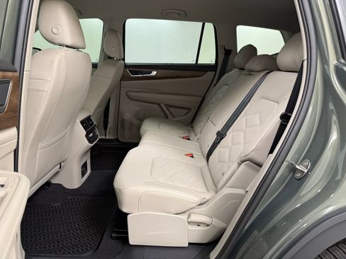 Used 2025 Volkswagen Atlas SE FWD image 20