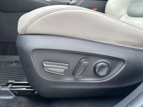 Used 2021 Toyota RAV4 XLE Premium image 14