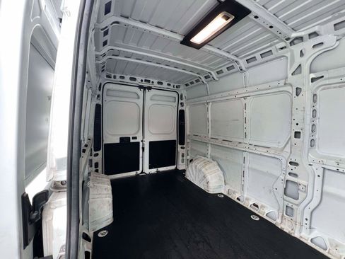 Used 2025 RAM ProMaster 2500 w/ Convenience Group FWD image 29