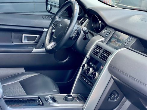 Used 2019 Land Rover Discovery Sport SE AWD/4WD image 22