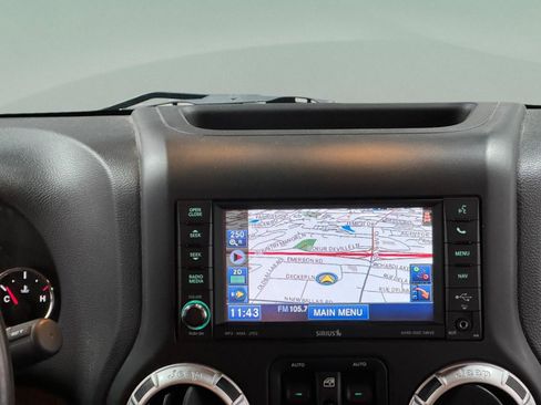 Used 2015 Jeep Wrangler Unlimited Sahara w/ Connectivity Group image 13