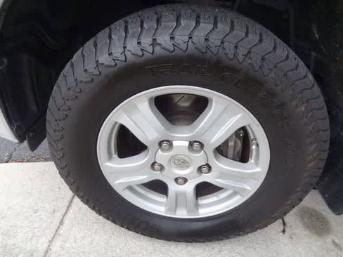Used 2010 Toyota Tundra 4x4 Double Cab image 19