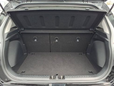 Used 2025 Hyundai Venue SEL FWD image 31
