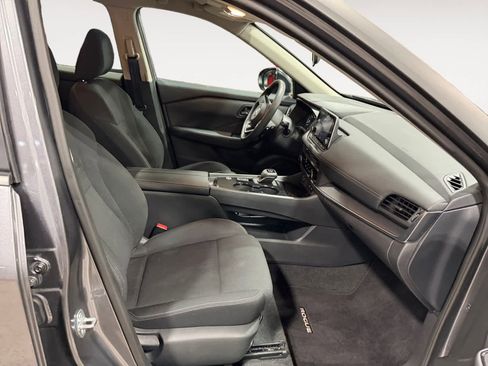 Used 2024 Nissan Rogue S FWD image 16