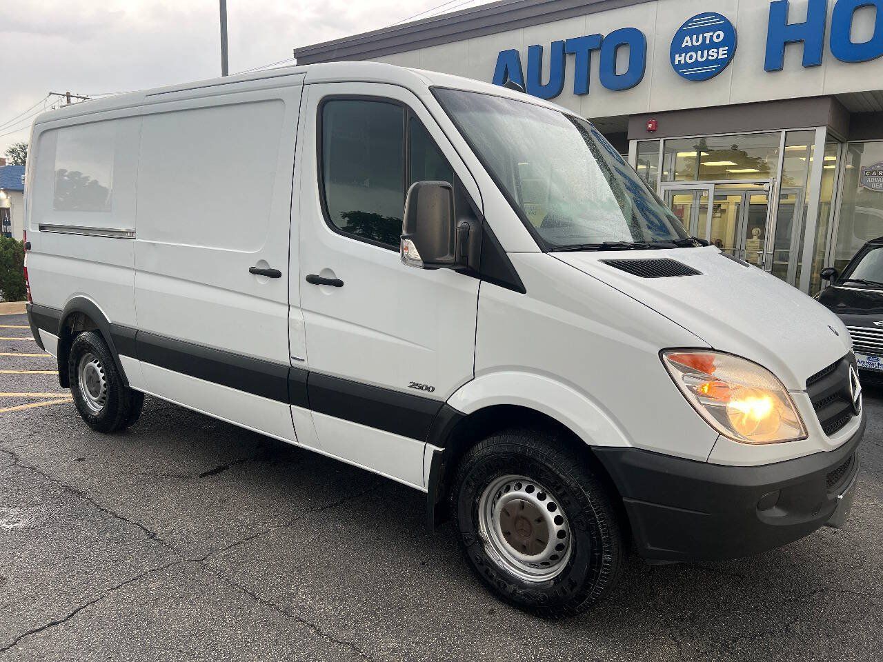 Used 2012 Mercedes-Benz Sprinter 2500 w/ Premium Pkg image 3