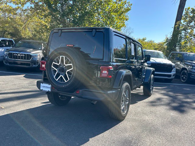 Used 2024 Jeep Wrangler Unlimited Sahara w/ Technology Group AWD/4WD image 16