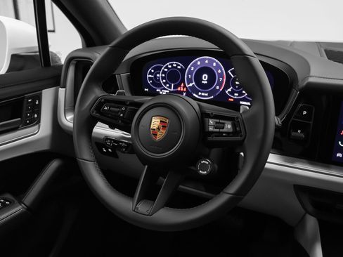 Certified 2026 Porsche Cayenne AWD/4WD image 30